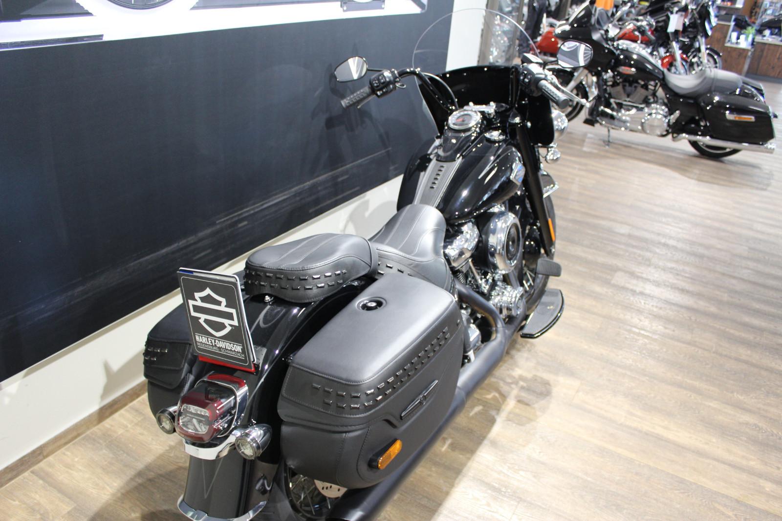 Harley-Davidson Heritage Classic FLHCS 117 MY 25 Top Zustand