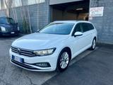 Volkswagen Passat Variant 1.6 TDI SCR DSG Busine - Volkswagen Passat: V6 TDI