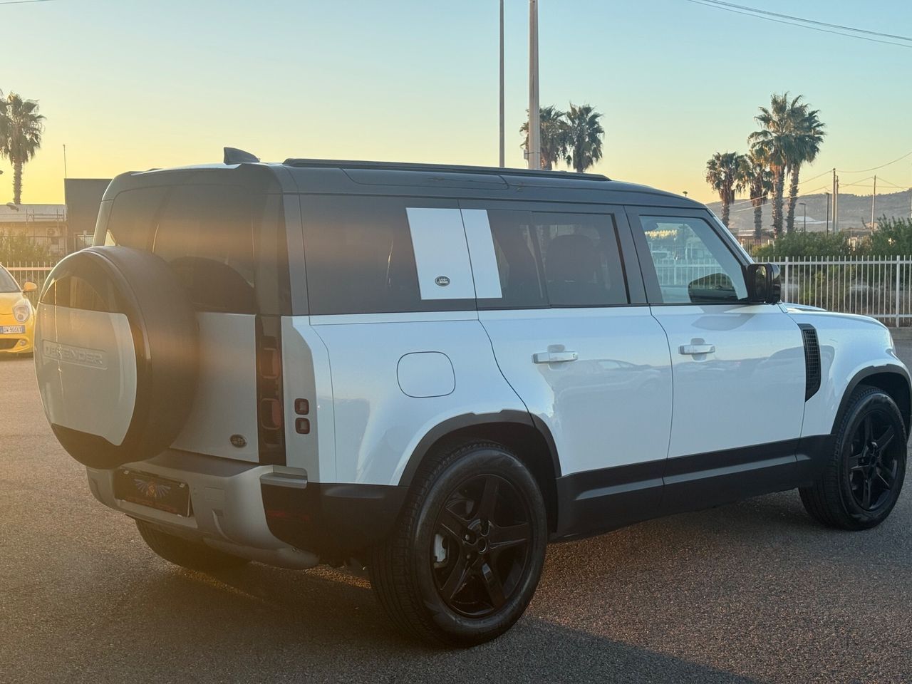 Land Rover Defender 110 3.0D I6 200 CV AWD Auto  imagem 3