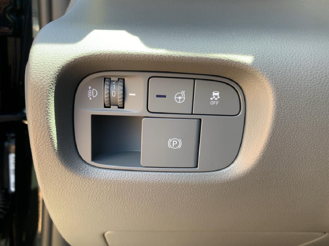 Fahrzeugabbildung Hyundai INSTER E 49kWh Cross Assistenz Glas-Schiebedach*