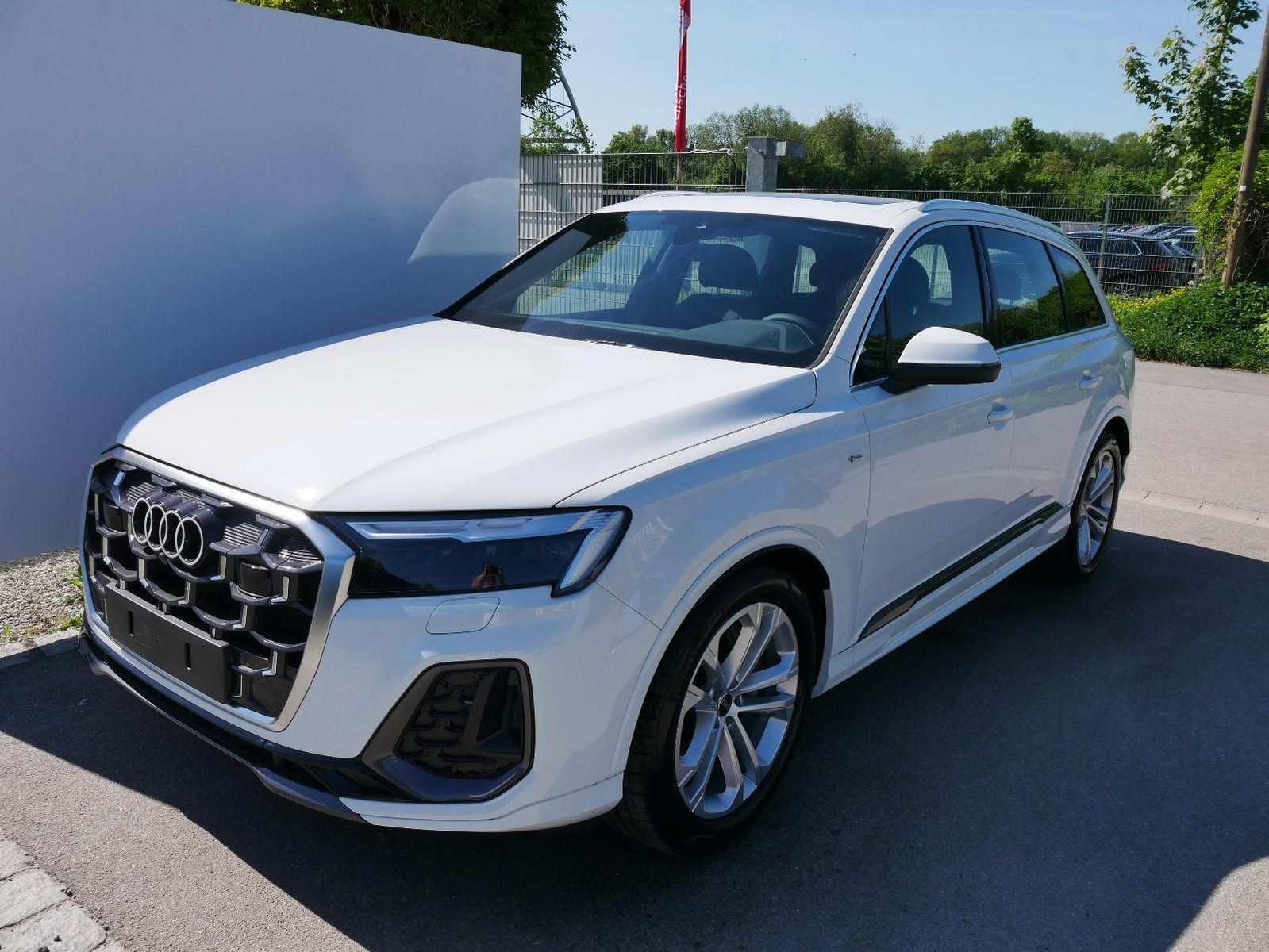 Audi Q7 S line 45 TDI*4X4*AHK*LED*7-SITZE*20 ZOLL*PAN imagem 2