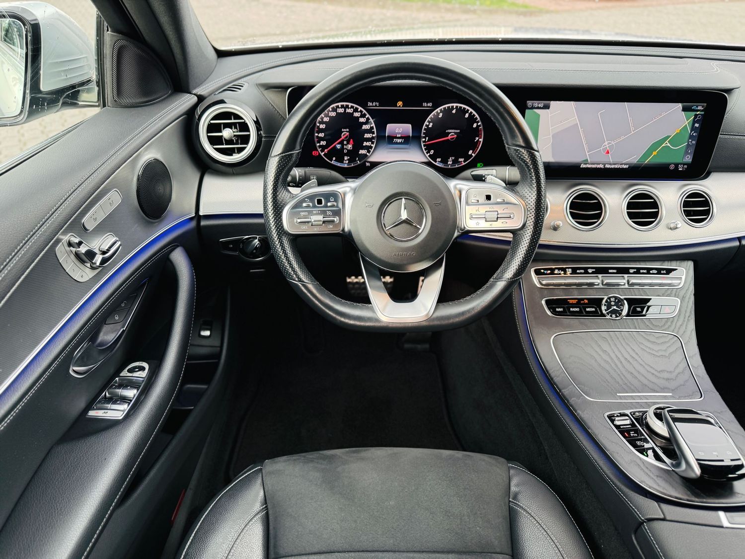 Fahrzeugabbildung Mercedes-Benz E 200 AMG, Multibeam, Memory, 360°, Comand, PTS,
