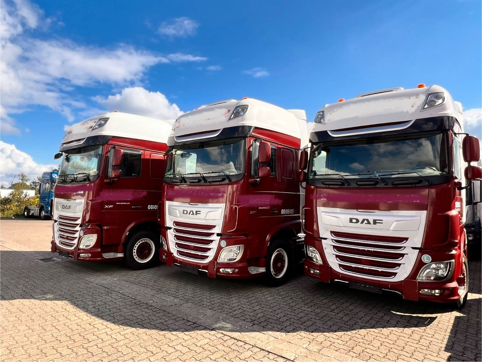 Fahrzeugabbildung DAF 2 Stück SSC XF 480 FT, Intarder