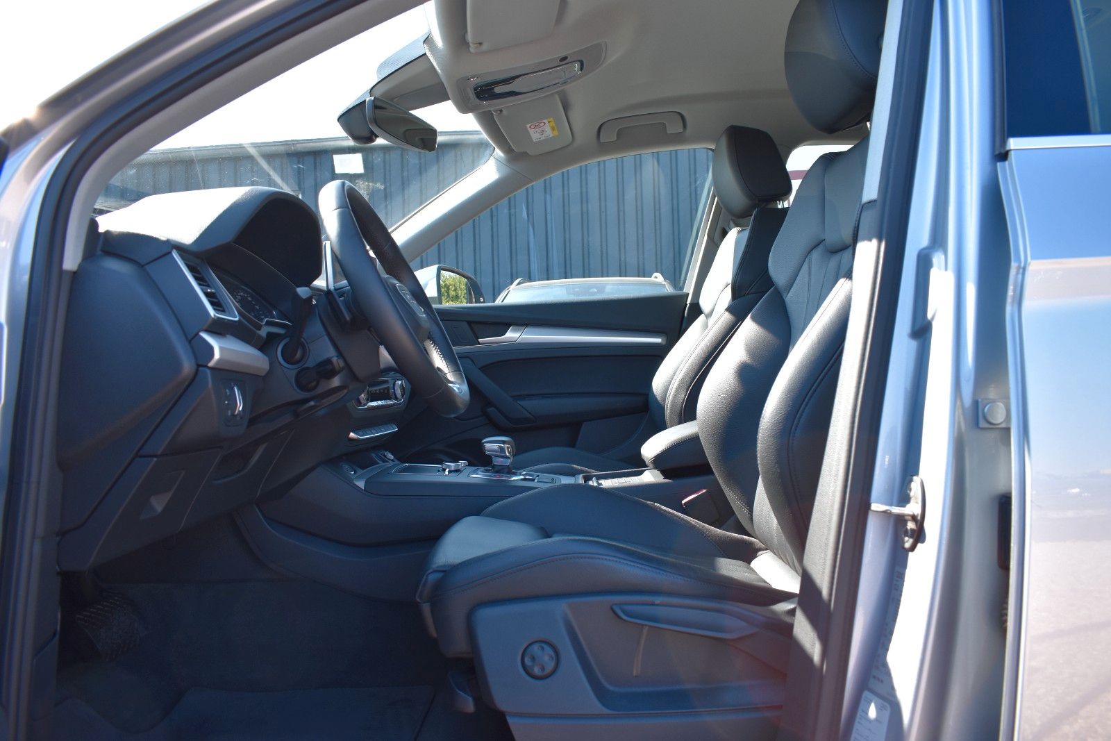 Fahrzeugabbildung Audi Q5 40 TDI quattro sport/Anhänger/LED/Tempomat