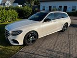 Mercedes-Benz Mercedes E220 d T CDI;4M;AMG-Line;AHK;Sthzg - Mercedes-Benz E 220 Gebrauchtwagen in Bremen