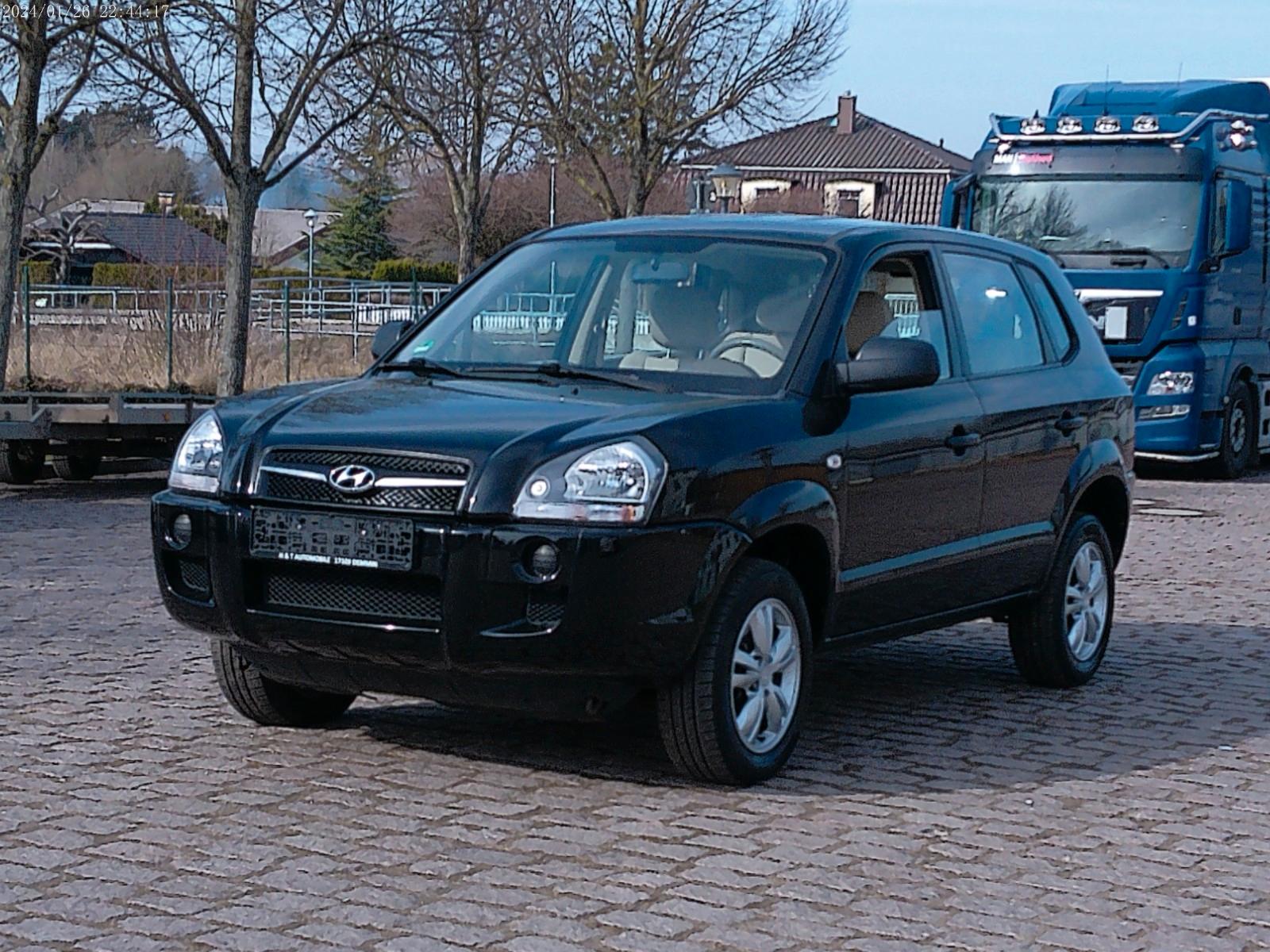 Hyundai TUCSON TÜV NEU 1 HAND S-HET KLIMA