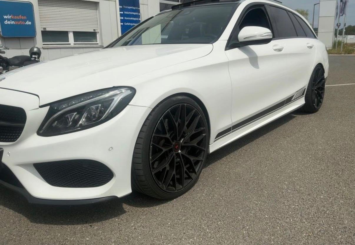 Mercedes-Benz C 250 AMG Line  /  4Matic