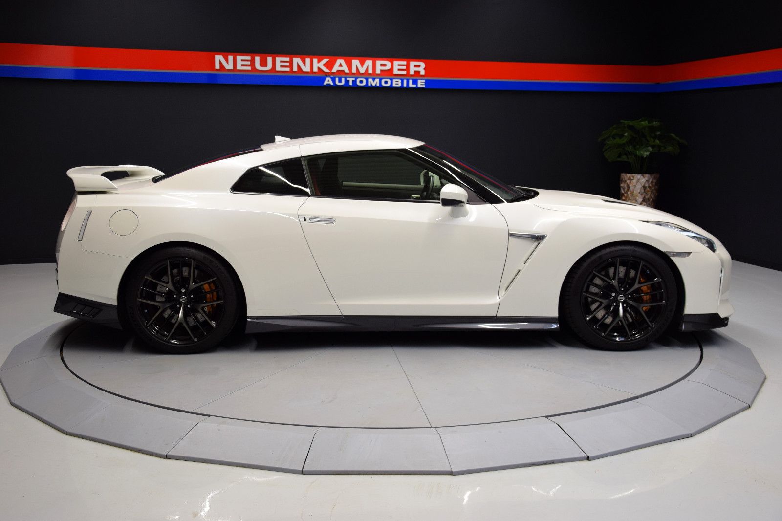 Fahrzeugabbildung Nissan GT-R Black Edition Originalzustand, 2.Hand Dt.Fa