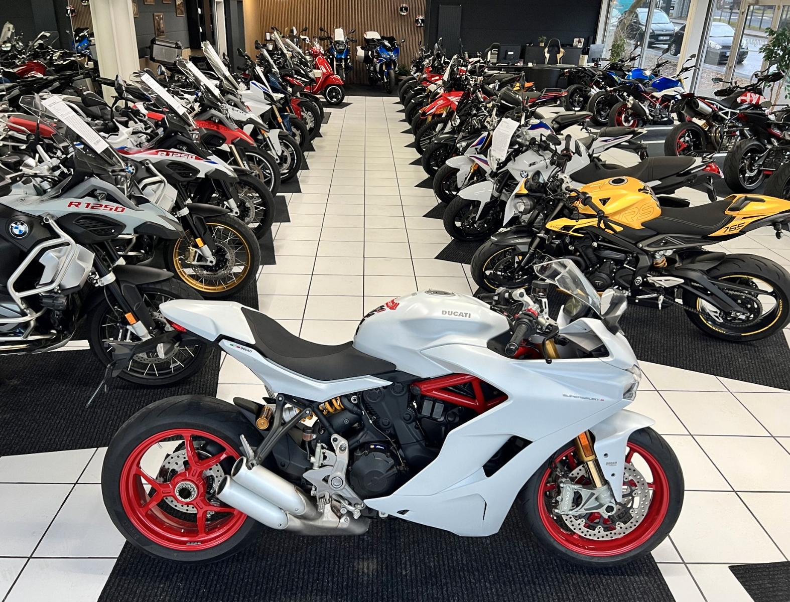 Ducati Supersport 937 S*1.Hand*