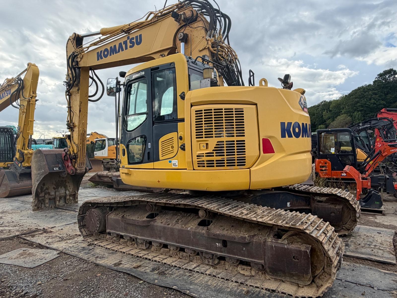 Komatsu PC228USLC-10