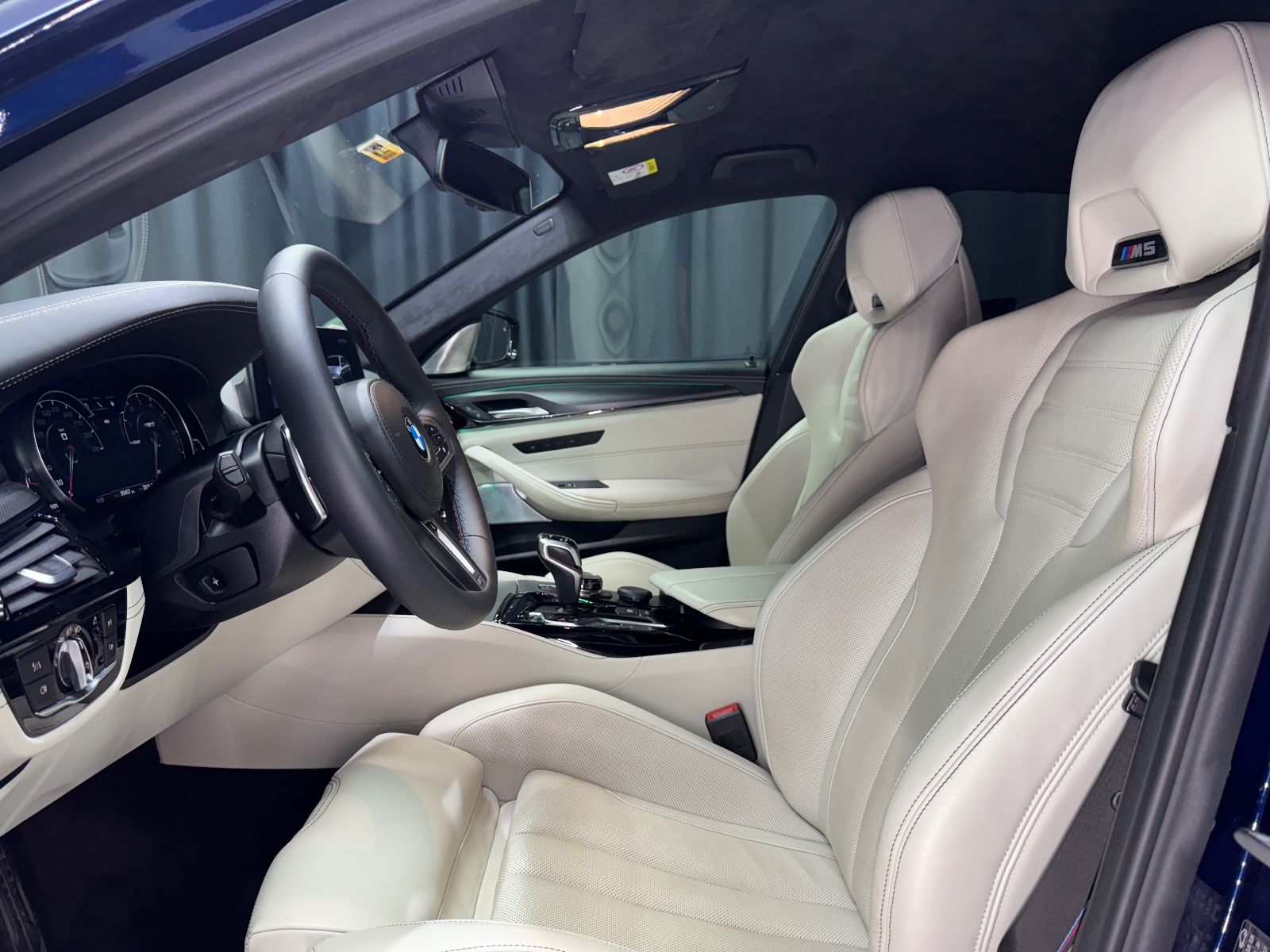 Fahrzeugabbildung BMW M5 LIM|BOWERS|TV|KERAMIK|INDIVIDUAL|VOLL