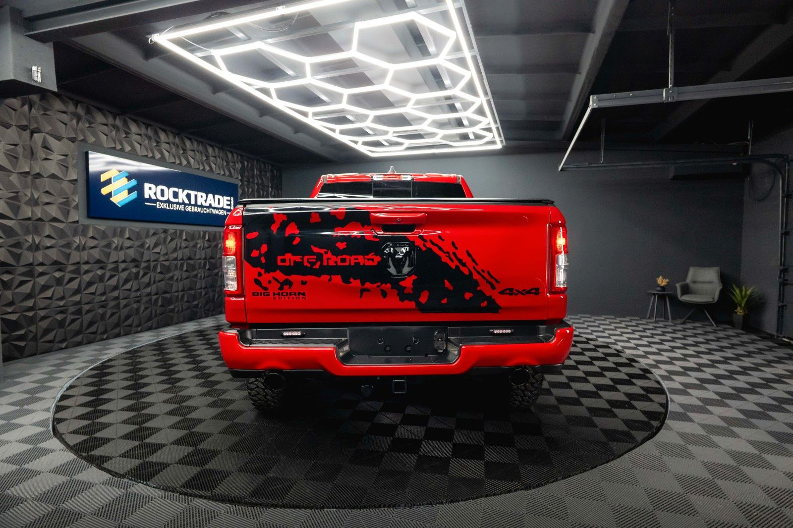 Fahrzeugabbildung Dodge RAM 5.7 V8 HEMI 4x4 Limited OFFROAD AxleLock 19%