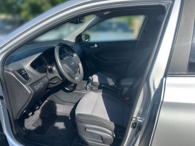 Fahrzeugabbildung Hyundai i20 blue Style 1.0 Klimaautom SHZ LenkradHZG Spu