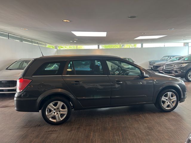 Fahrzeugabbildung Opel Astra H Caravan Innovation AHK