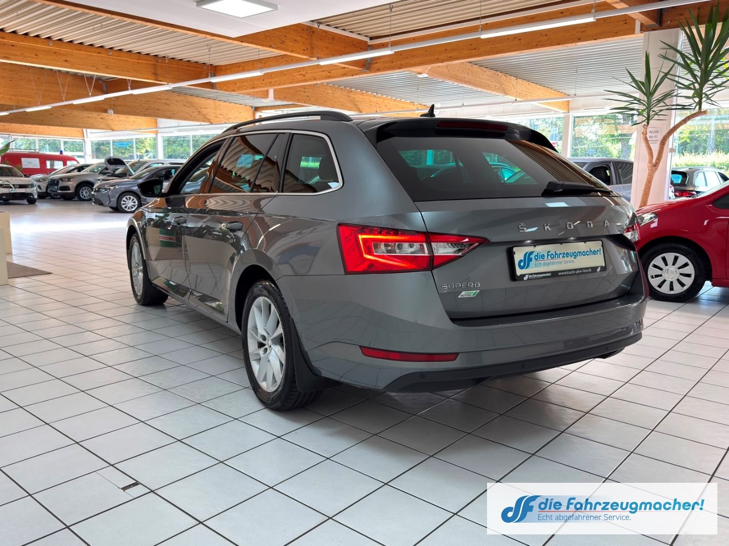 Fahrzeugabbildung SKODA Superb Combi Ambition Digitales Cockpit LED Sper