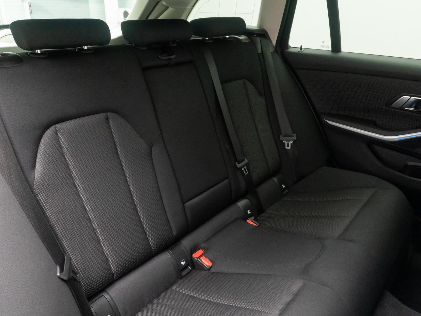 BMW 320 i GeschwindigReg PDC DAB Cockpit+ Widscreen, миниатюра 30