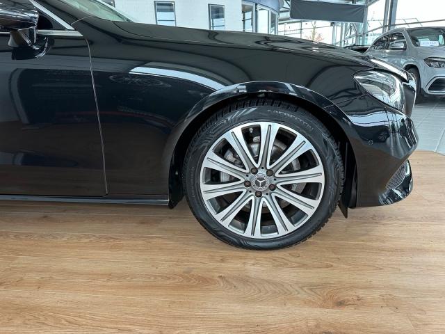 Mercedes-Benz E 200 Coupé Avantgarde COMAND+DISTRONIC+360°+LED