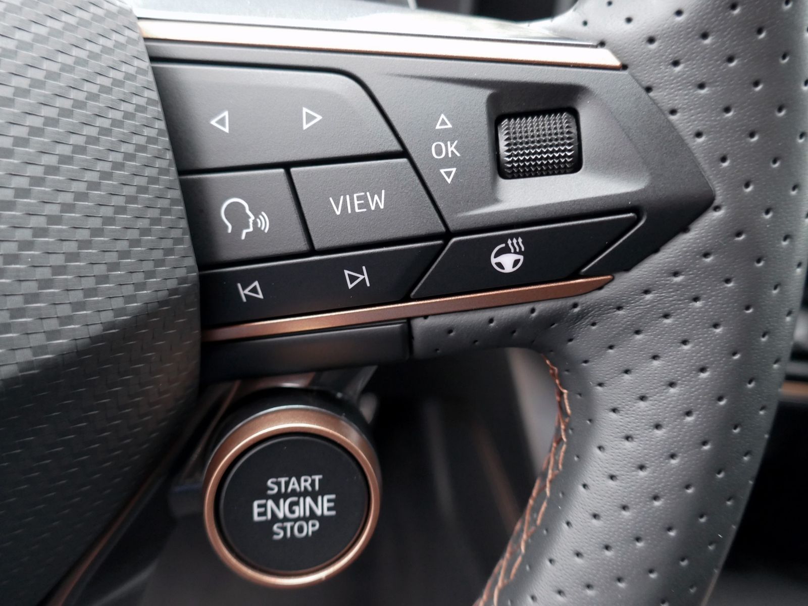 Fahrzeugabbildung CUPRA Formentor 2.0 TDI | LED AHK RFK ACC Navi App