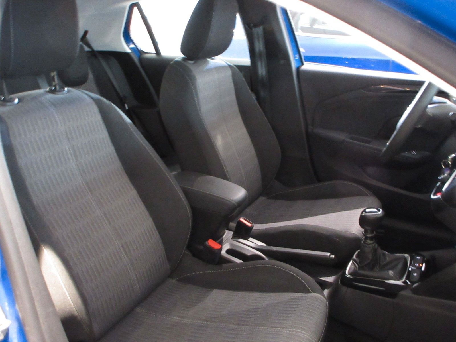 Fahrzeugabbildung Opel Corsa 1.2 T Elegance LED/NAVI/PDC/ALU/TEMPO