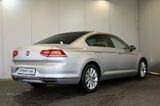 Volkswagen Passat 2.0 TDI DSG 4M Comf. ACC+LED+PANO+AHK+17" - Volkswagen Passat: 4.0