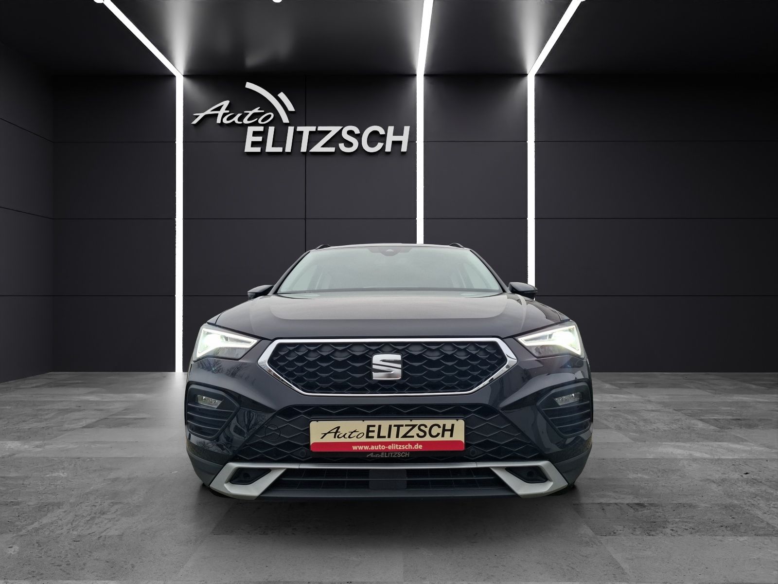Fahrzeugabbildung SEAT Ateca TSI Style DSG LED Navi AID ACC Park-Assist