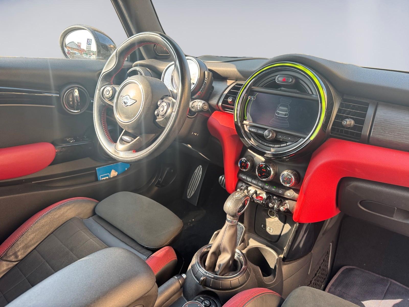 MINI Cooper S Aut. JCW HUD SHZ LED PDC H&K LEDER/ALC.