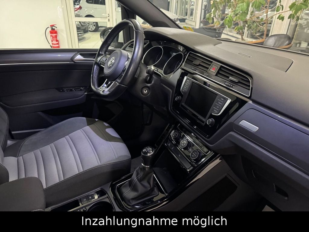 VW Touran 1.4 TSI R-LINE/LED/NAVI/ACC/DAB/AHK/CAM! VW Touran 1.4 TSI R-LINE/LED/NAVI/ACC/DAB/AHK/CAM!