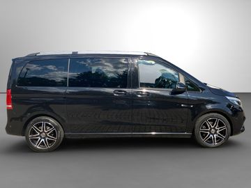 Mercedes V 220 - 9