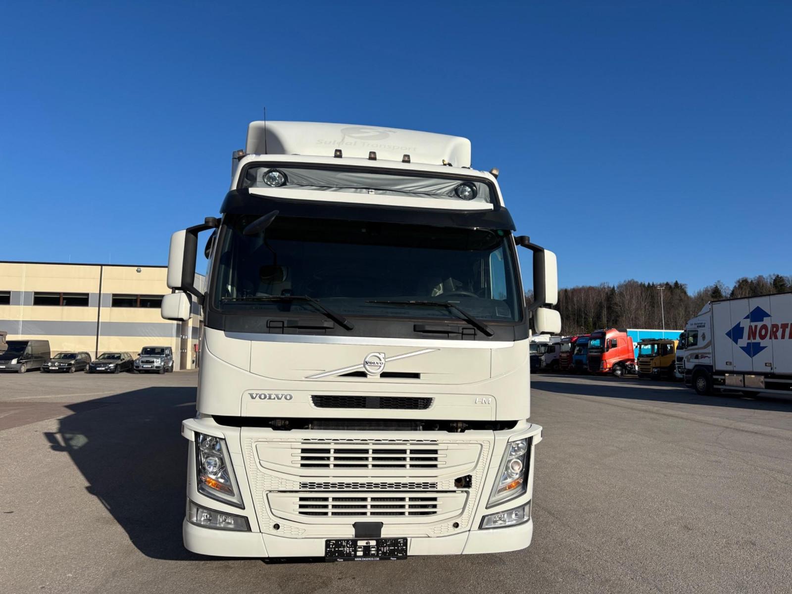 Volvo FM370 6x2*4 EURO6 + CARRIER SUPRA 950