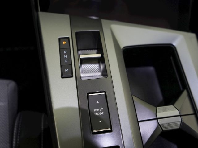 Grandland B HYBRID GS eDCT+NAVI+MATRIX-LED-HS-LI