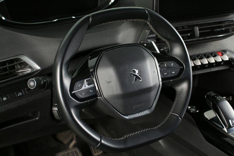 Peugeot 3008 1.2 PureTech Allure Pack LED Navi AHK