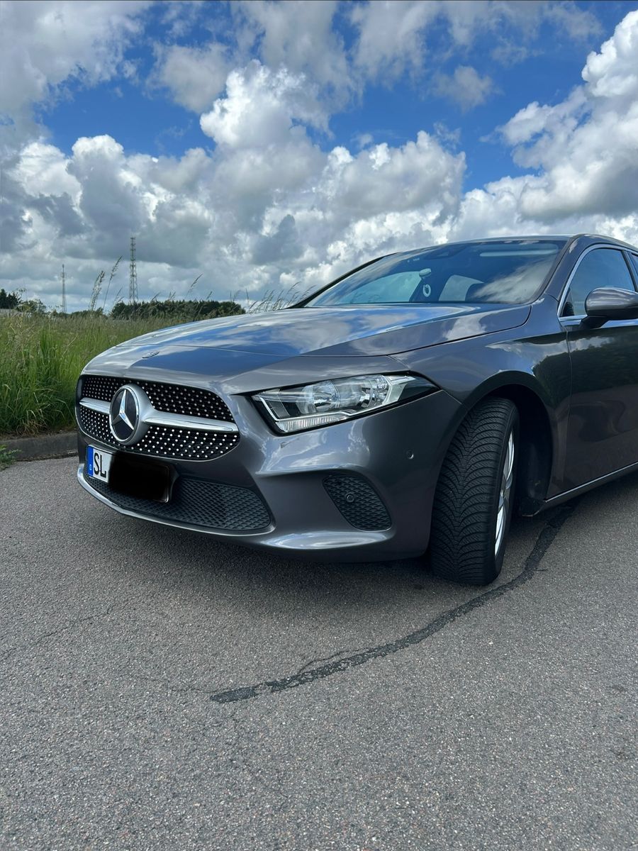 MERCEDES-BENZ Moderne A200, Bestzustand-Einsteigen&amp;Geniessen