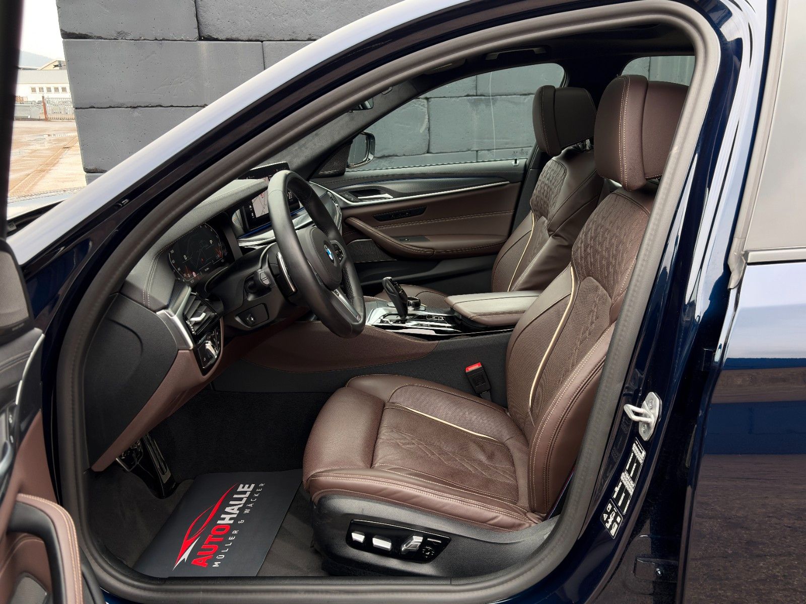 Fahrzeugabbildung BMW M550i xDr M Sport Pro Laser HuD 360° StdHzg GSD