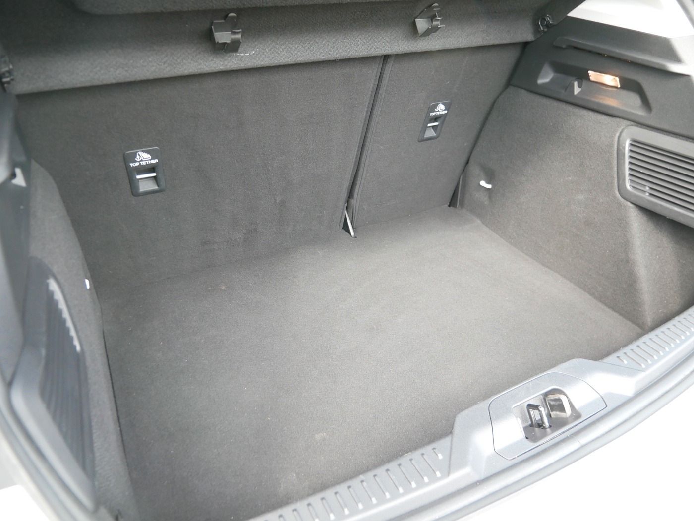 Fahrzeugabbildung Ford Focus 1.0 EcoBoost Active 1.Hand NAVI PDC Klima