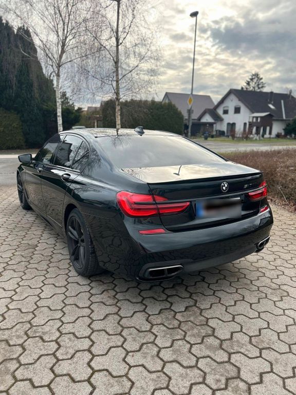 Image of BMW 750