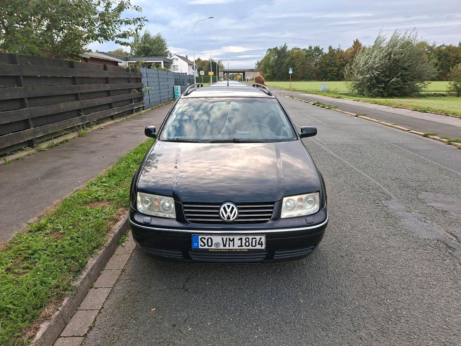 Volkswagen Bora 2004 — rear view