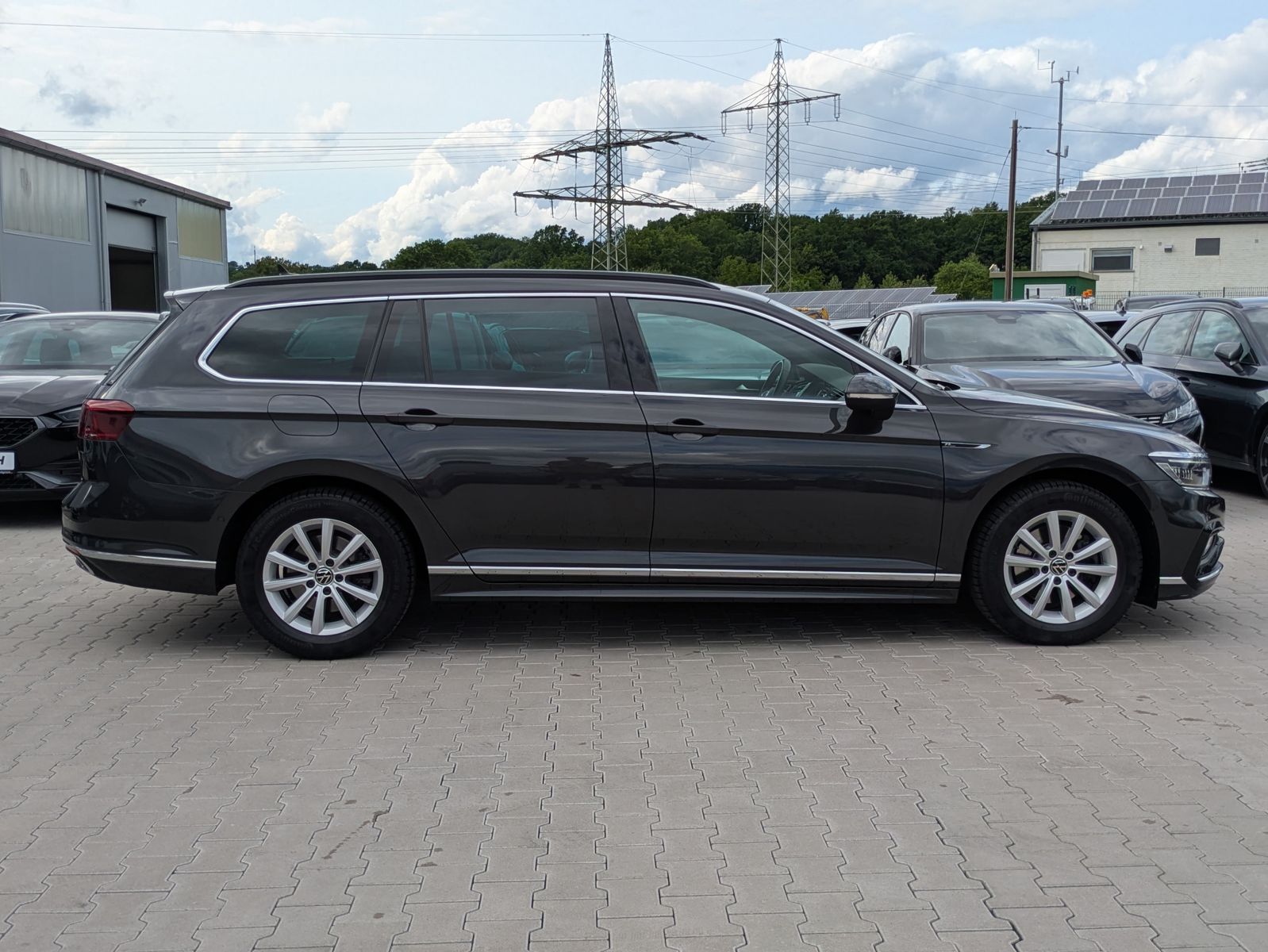 Fahrzeugabbildung Volkswagen Passat 2.0 TDI 2x R-Line MATRIX*KAMERA*ACC*NAVI