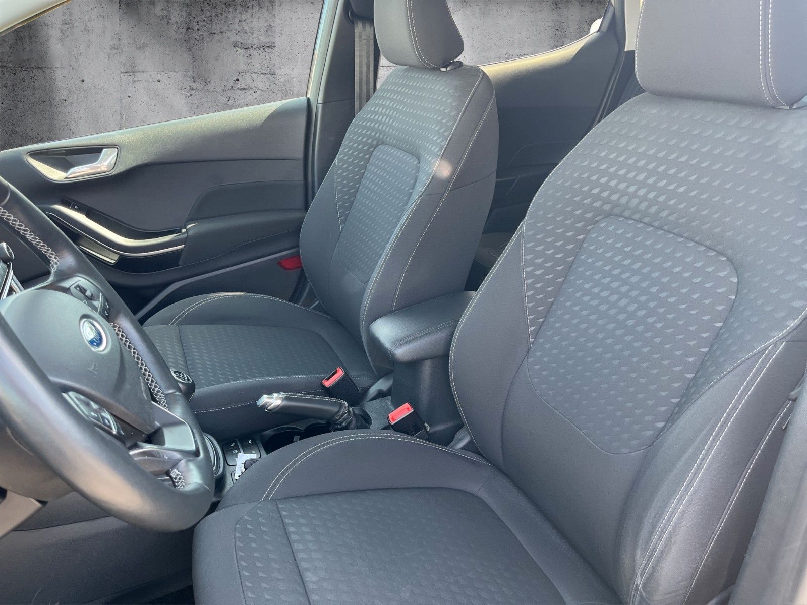 Fahrzeugabbildung Ford Fiesta Titanium X