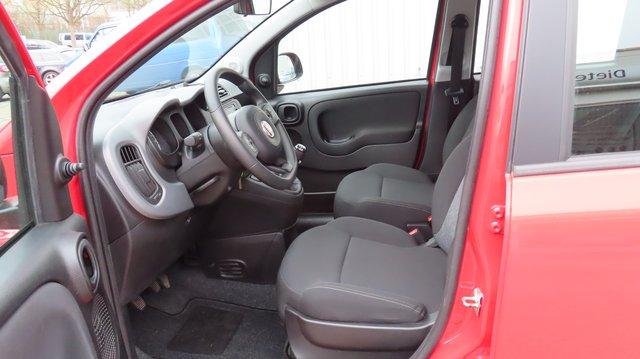 Fiat Panda City Cross 1,0 70 PS Hybrid + Winterräder
