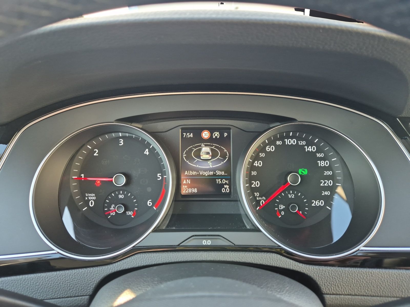 Fahrzeugabbildung Volkswagen Passat Variant TDI Business DSG 4M LED AHK Navi
