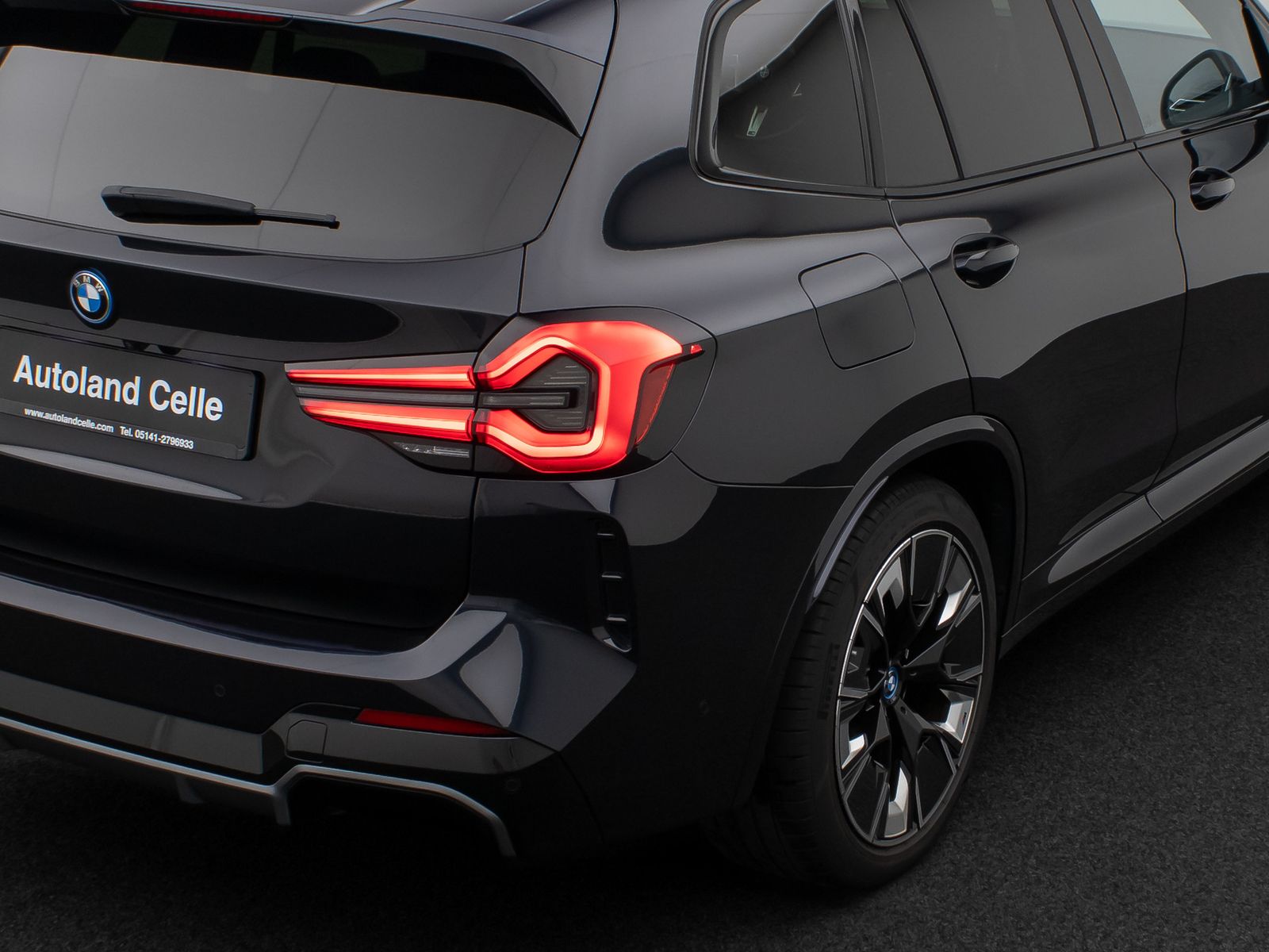 Fahrzeugabbildung BMW iX3 Impressive M Sport Panorama 360°HUD DAB H/K
