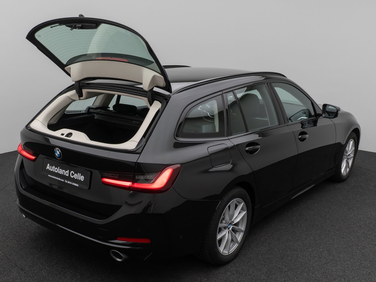 Fahrzeugabbildung BMW 320d Kamera DAB Sportlenkrad Komfort AHK Alarm