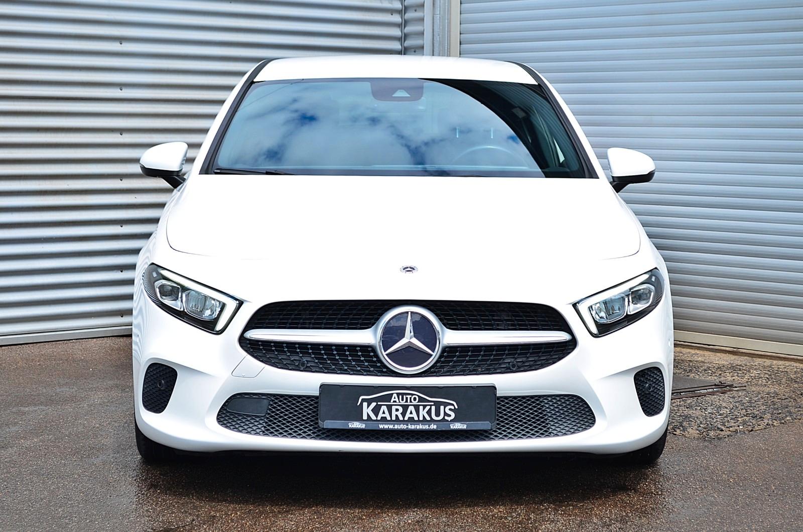 Mercedes-Benz A 180 "NAVI/LEDER/MBUX/R.KAM"
