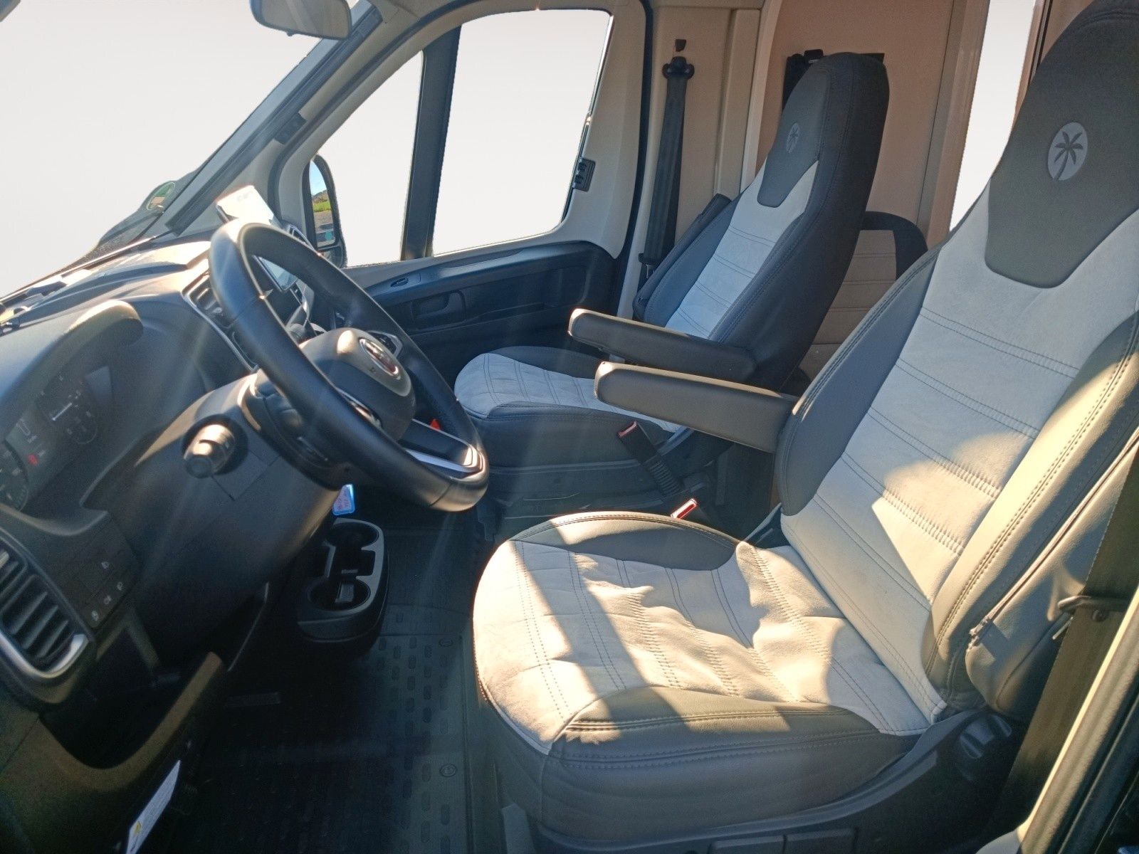 Fahrzeugabbildung Sunlight T68 Adventure Edition *Automatik*SAT*Hubbett