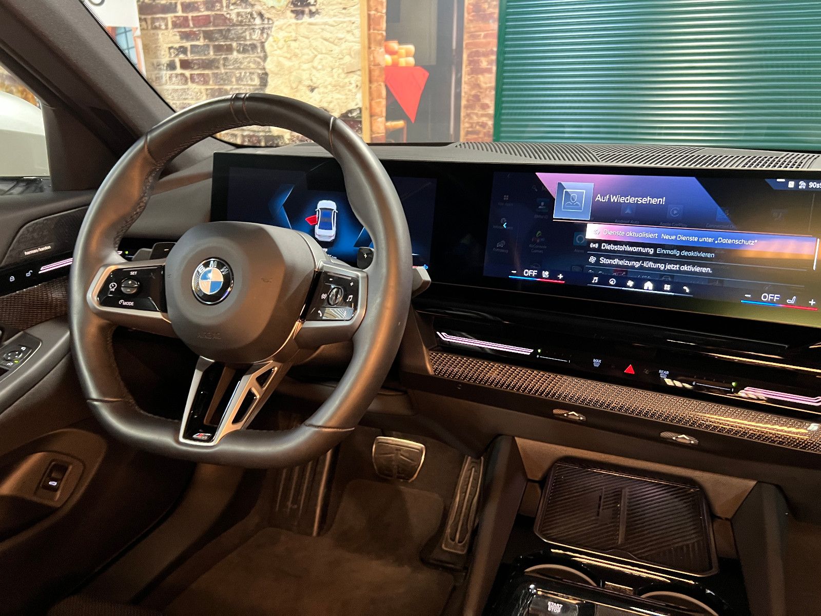 BMW 520 i M-Sport Pano Leder 360° Memory H&K foto 23