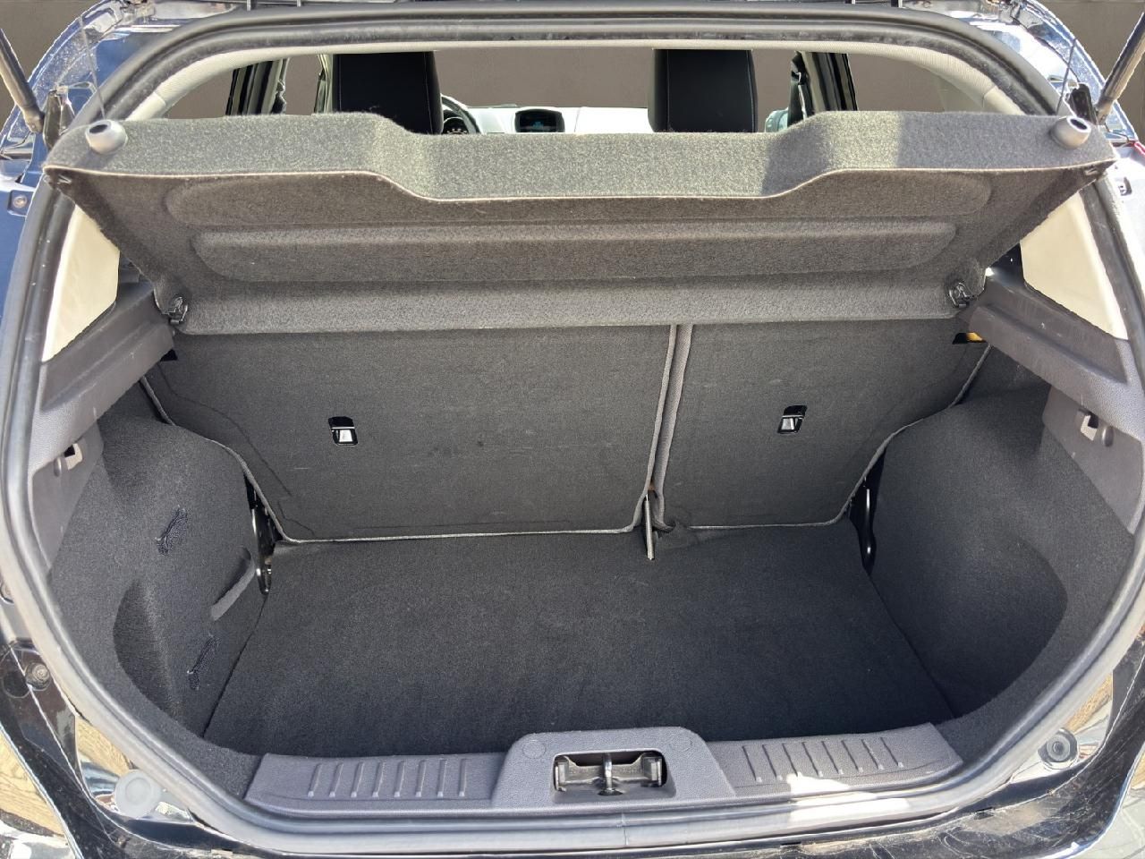 Fahrzeugabbildung Ford Fiesta Titanium