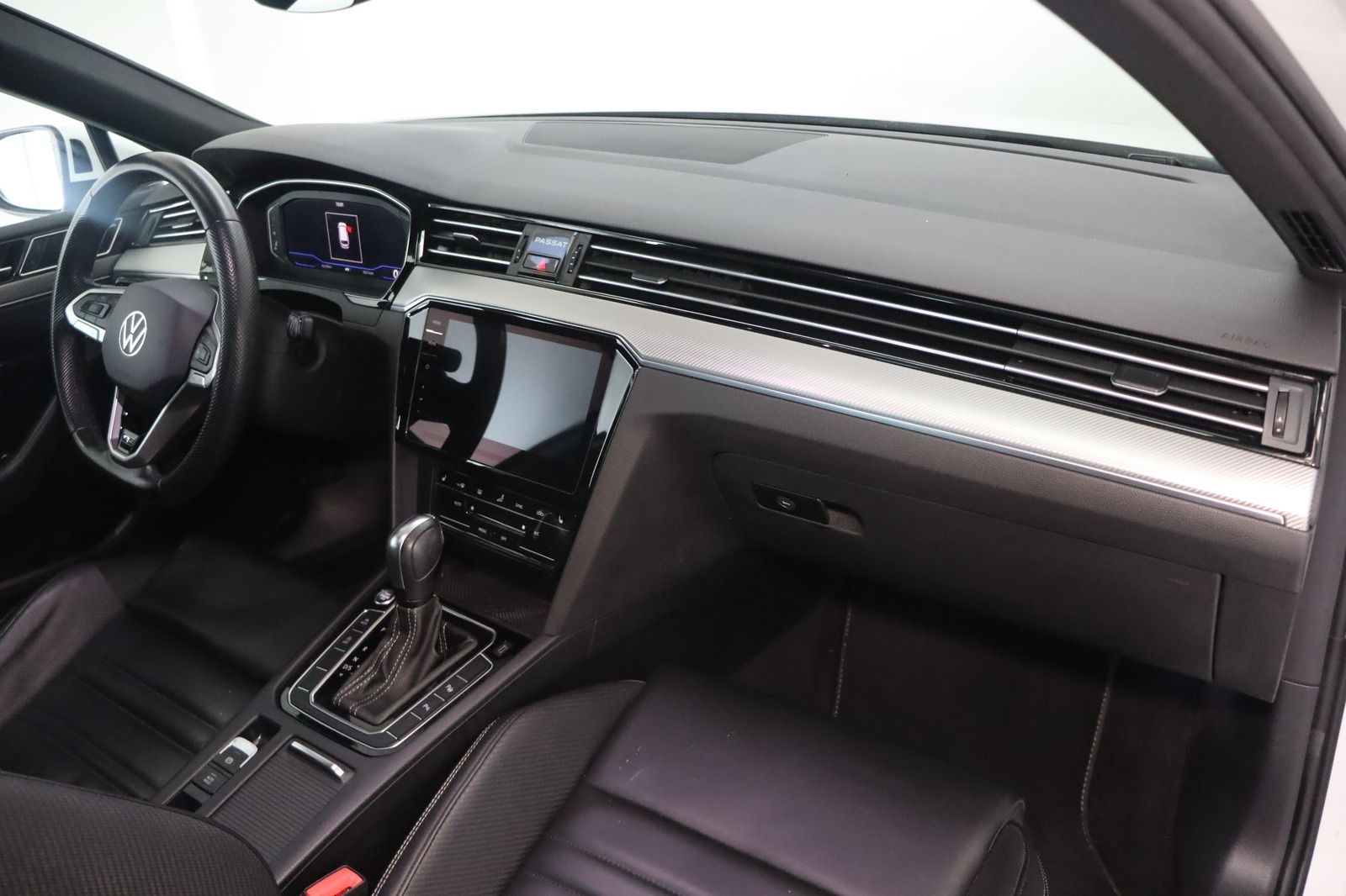 Fahrzeugabbildung Volkswagen Passat Variant 2.0 TSI R-Line 4Motion