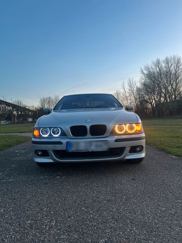 BMW E39 528I 1999