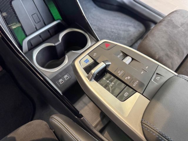 BMW iX2 - Bild 12