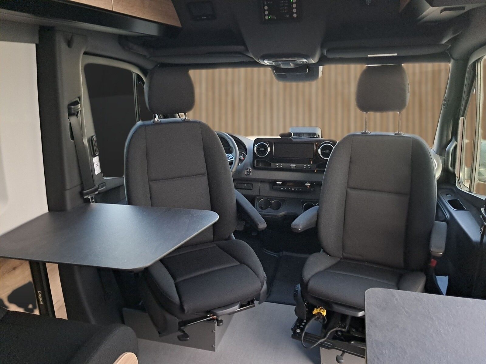 Fahrzeugabbildung Pössl Roadstar XT Mercedes Autark,Winterpaket,Markise